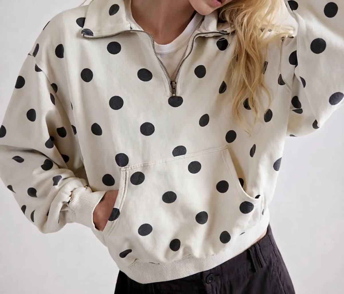 Oversized Blue Polka Dot Half-Zip Sweatshirt for Casual Wear