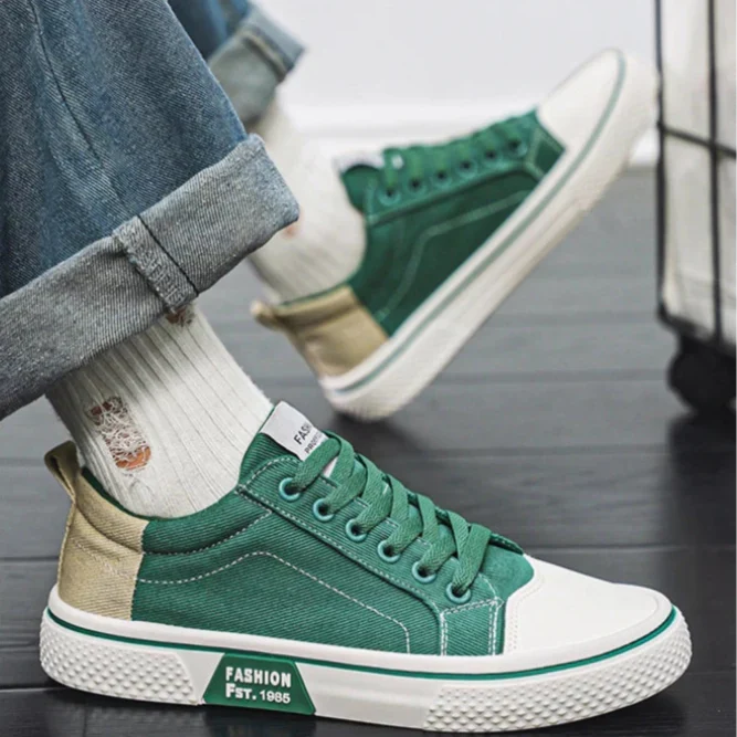 Breathable Skate Sneakers for Everyday Use - Lightweight and Comfortable Design