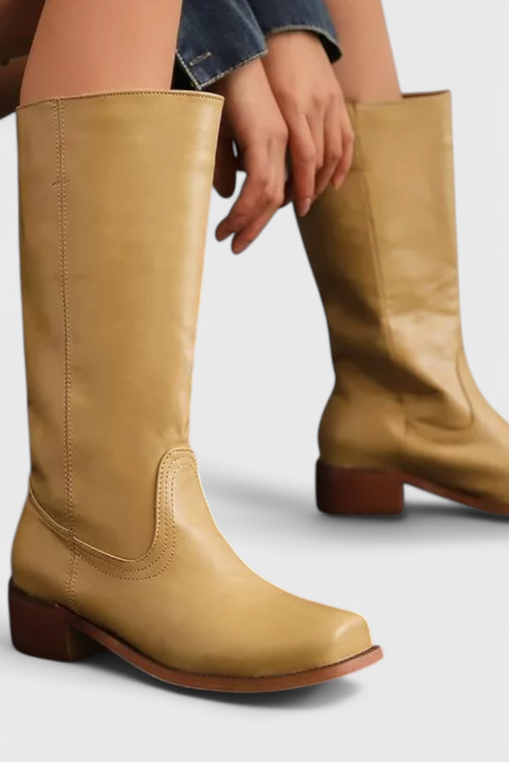 Knee-High Heeled Boots in Paisley Print | Classic Style for Everyday Wear