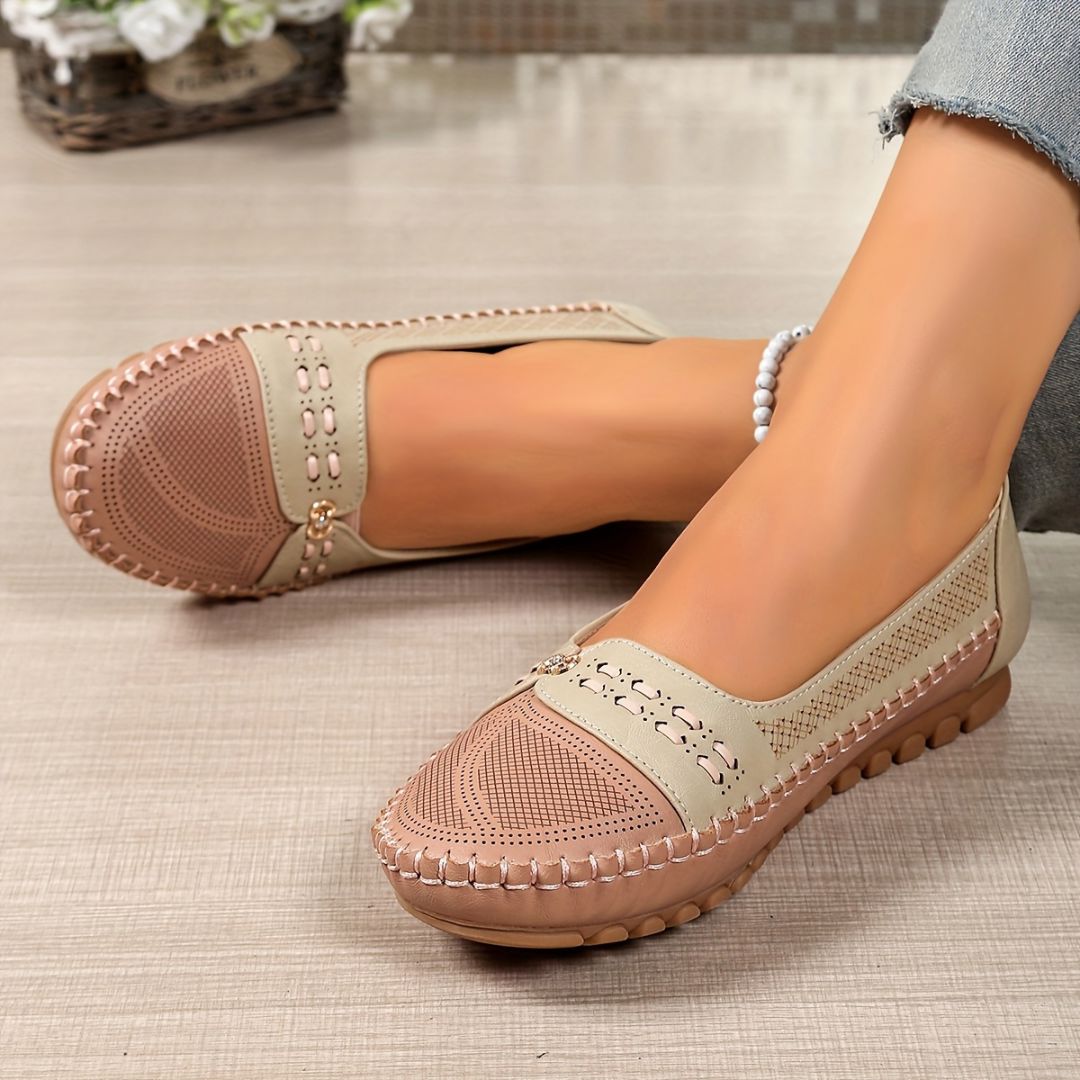 Two-Tone Ballet Flats with Gold Detail – Casual, Party