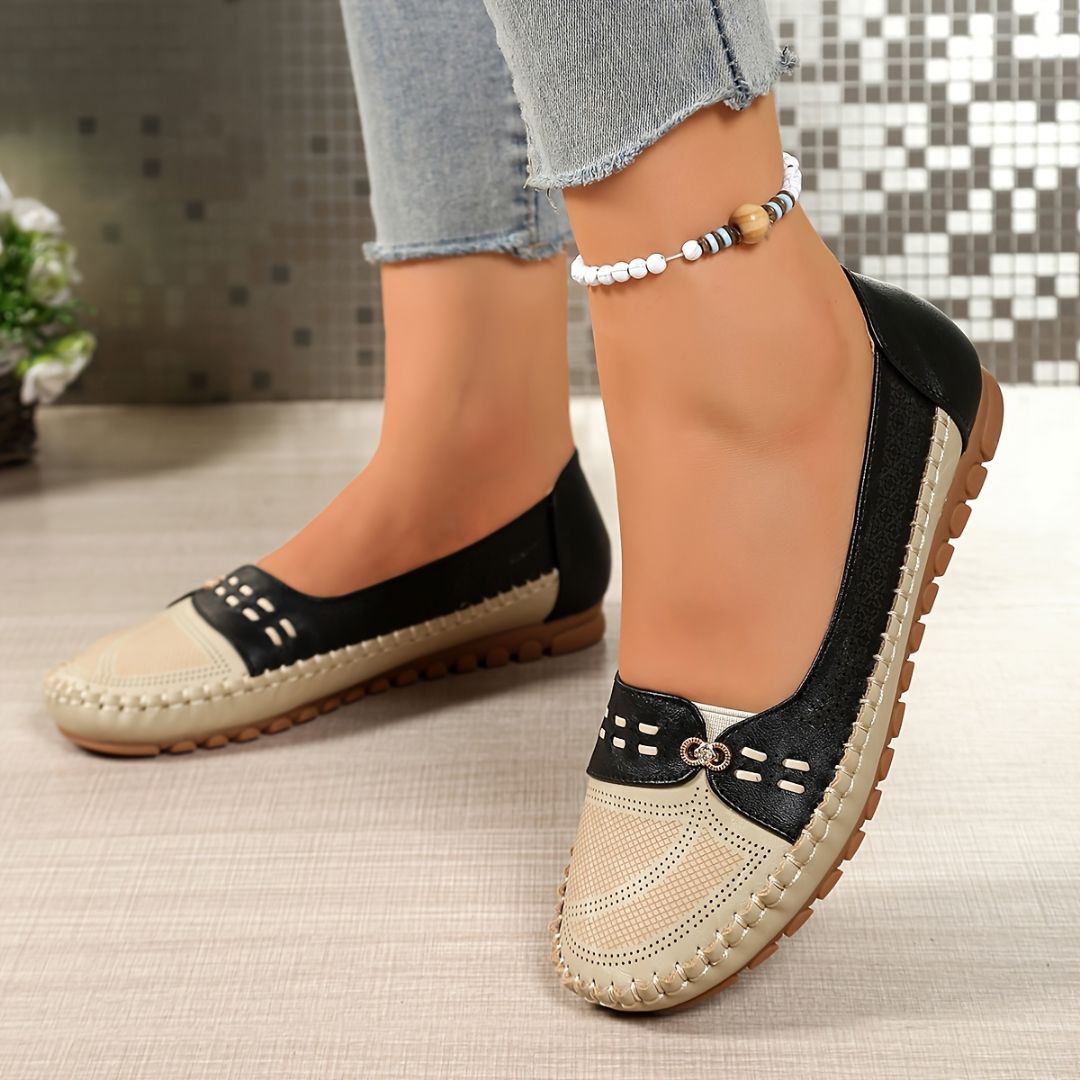 Two-Tone Ballet Flats with Gold Detail – Casual, Party