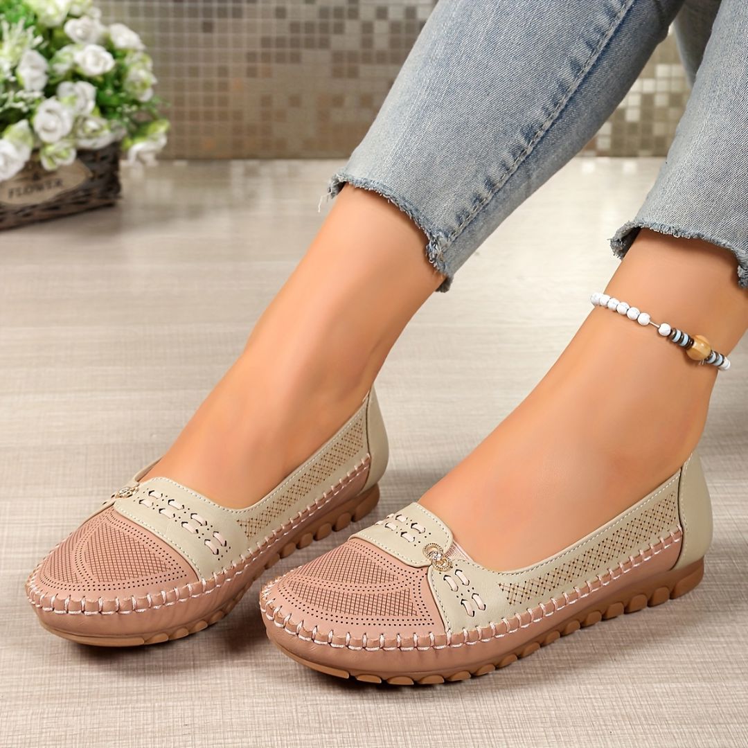 Two-Tone Ballet Flats with Gold Detail – Casual, Party