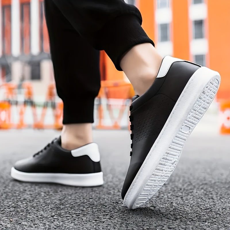 Clean Low-Top Sneakers for Casual Wear - Lightweight and Breathable Design