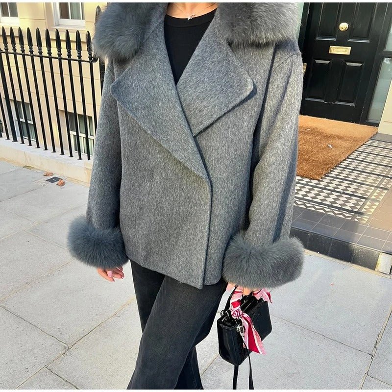 Oversized Coat with Fur Collar - Warm Winter Outerwear for Women - Satinni
