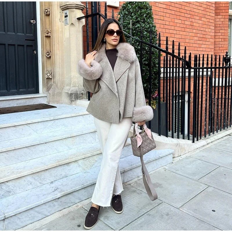 Oversized Coat with Fur Collar - Warm Winter Outerwear for Women - Satinni