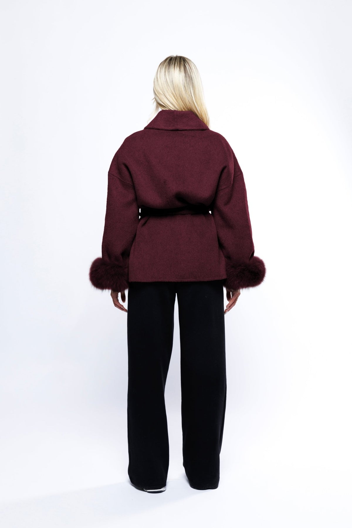Woolen Short Coat for Women with Fur Cuffs, V-Neck, Solid Color, Autumn/Winter - Satinni