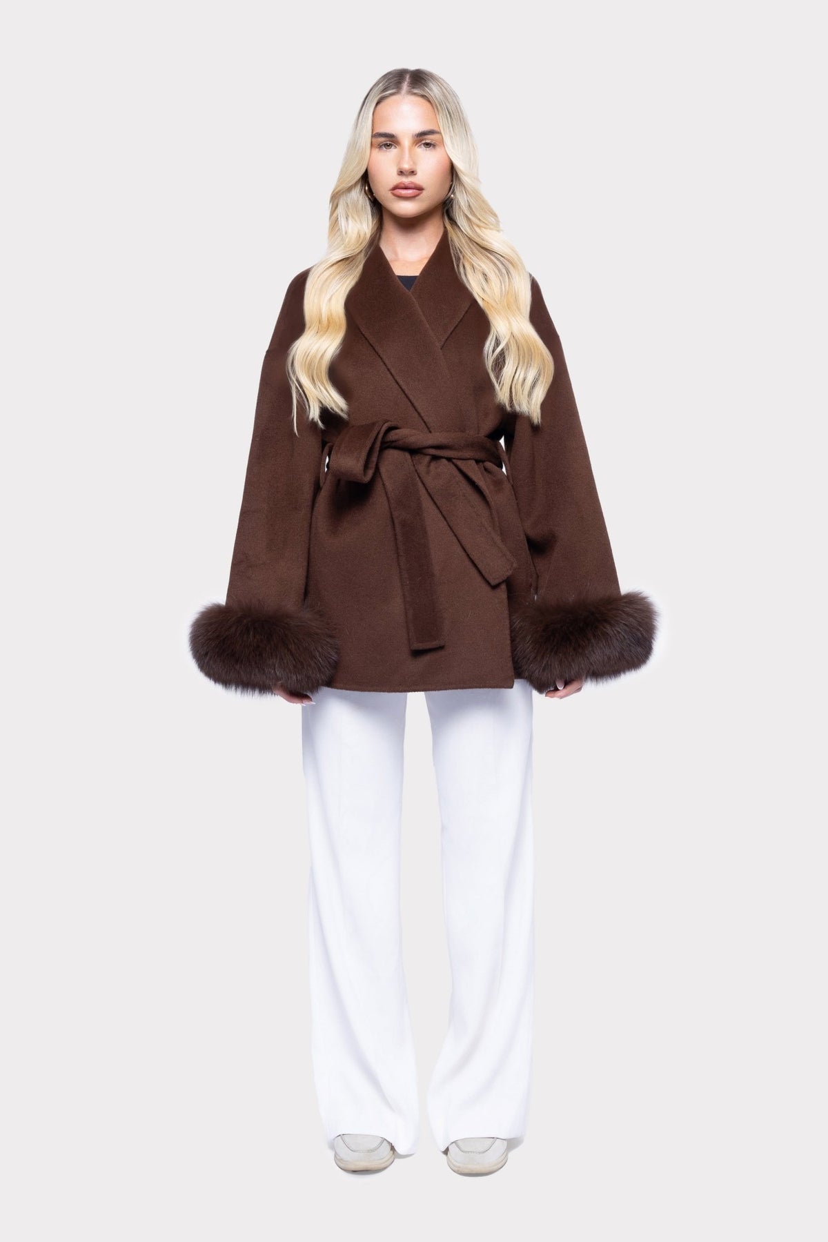 Woolen Short Coat for Women with Fur Cuffs, V-Neck, Solid Color, Autumn/Winter - Satinni
